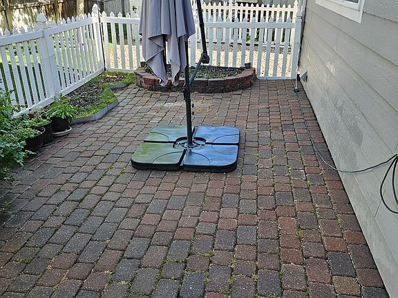 Patio right side/DirecTV antenna