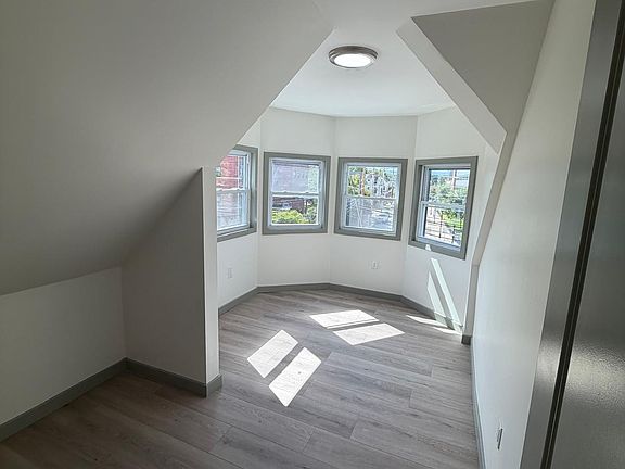 4th image of 1 Roseville Ave APT 3
