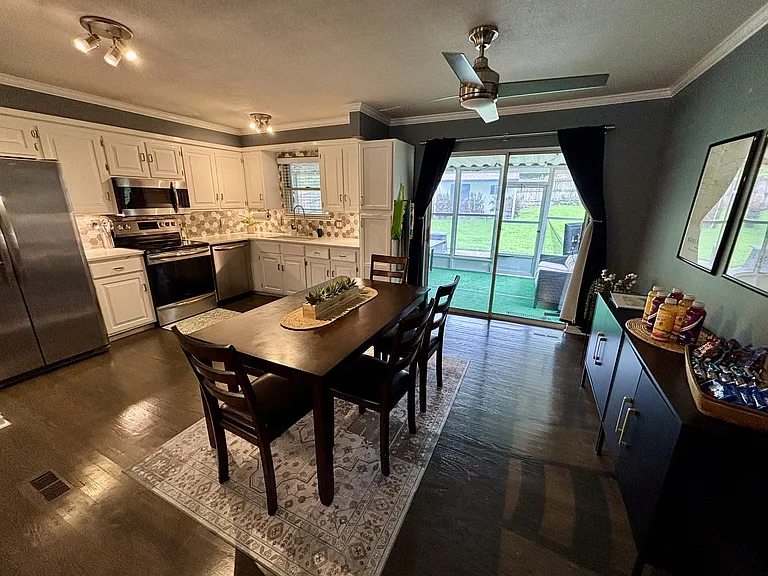 3533 S Debra St — Photo 11