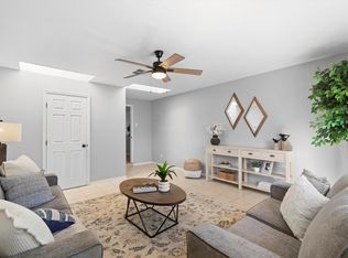 801 72nd St NW, Albuquerque, NM 87121