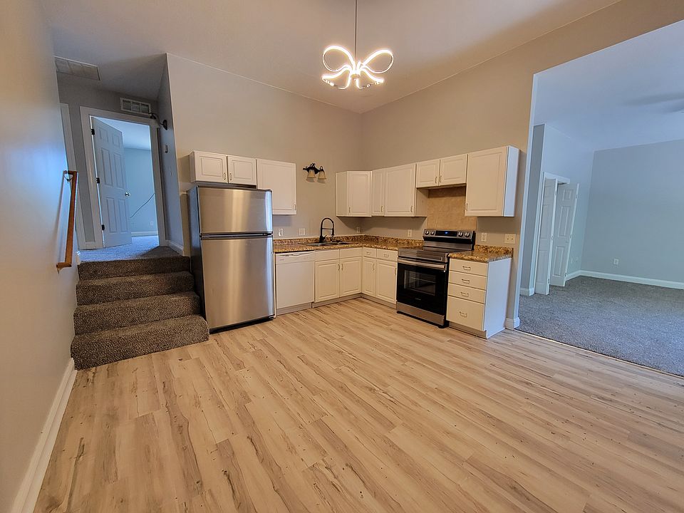 1st image of 425 E Broadway St Unit D