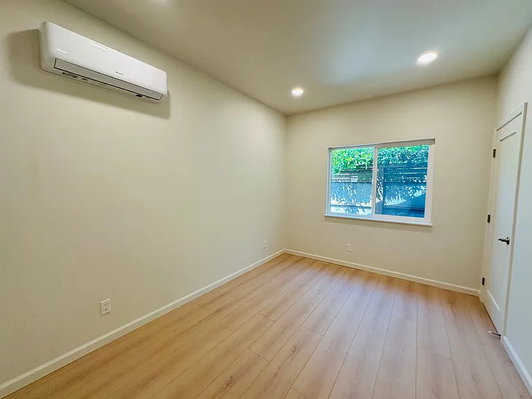 Drew East 27th — Photo 11