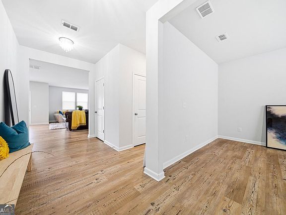 5th image of 4779 Mock Orange St