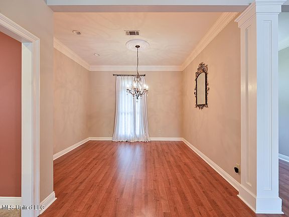 4th image of 25 Lawrence Rd