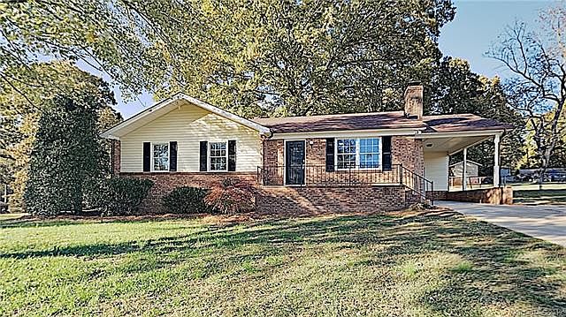 1st image of 300 Woodstream Dr
