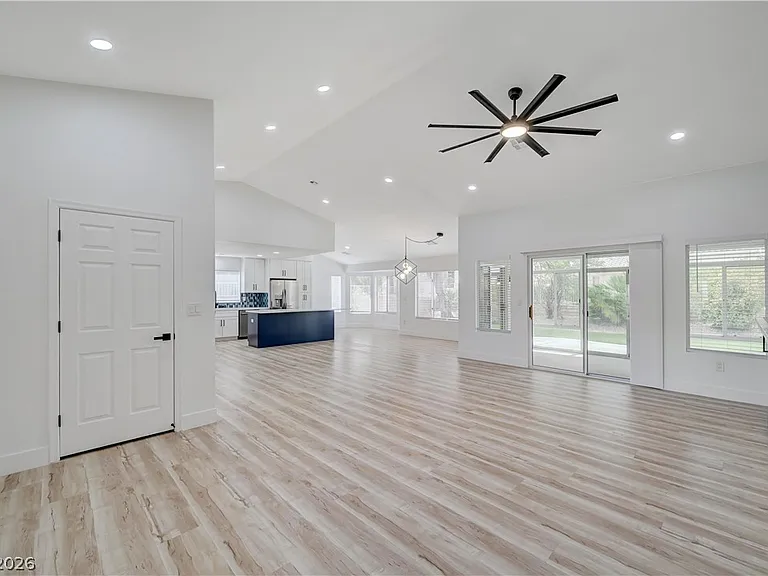 10000 Woodhouse Dr — Photo 2