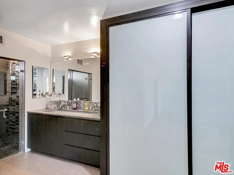 6763 Radlock Ave — Photo 33