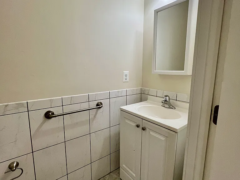 8 Maryland Ave #1C — Photo 4