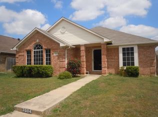 7004 Club Creek Dr, Fort Worth, TX 76137