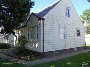7704 S Trumbull Ave, Chicago, IL 60652