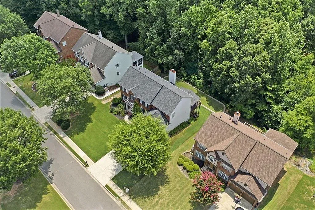 5 bed, 3.5 bath, 4328 sqft, $3,500 — Photo 4