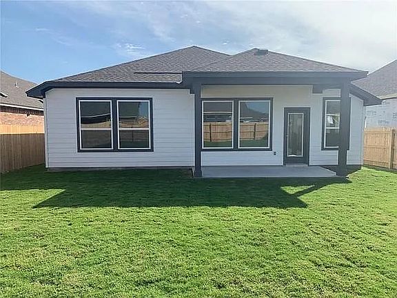 2nd image of 206 Mangold Dr