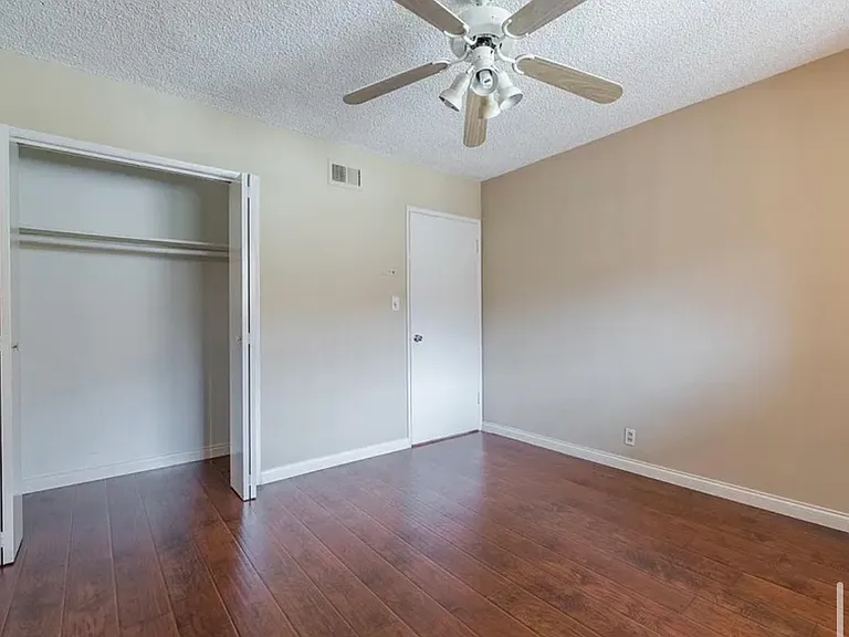 341 W Dryden St #A — Photo 13