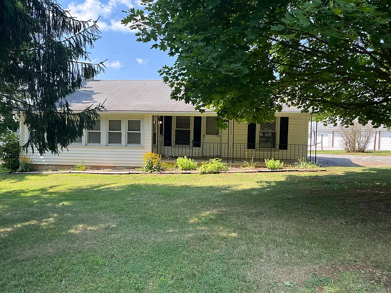 310 N Constitution Ave — Photo 1