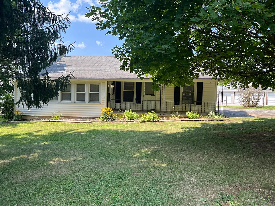 310 N Constitution Ave