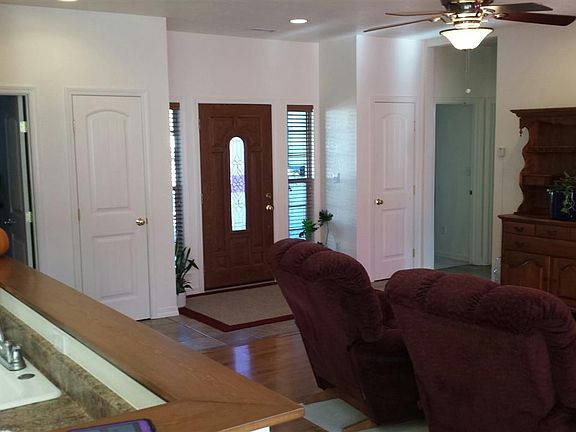 3rd image of 1406 W Bonita Dr