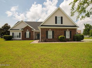 127 Moonstone Ct, Jacksonville, NC 28546