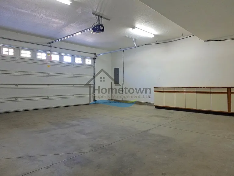 908 E Davis Ave — Photo 25