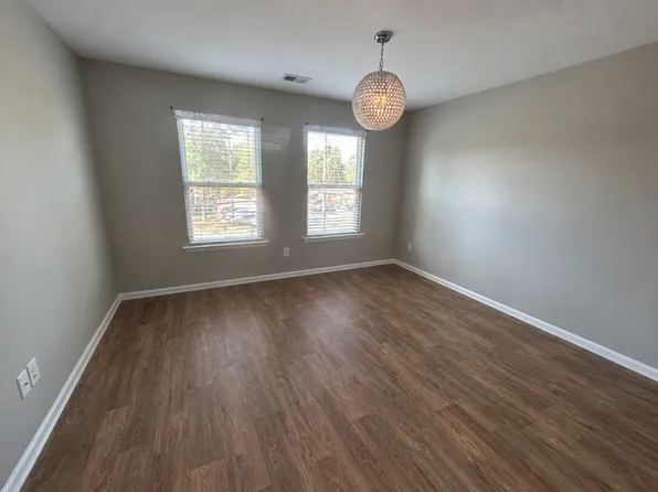 925 Glenn St APT 9, West Columbia, SC 29169