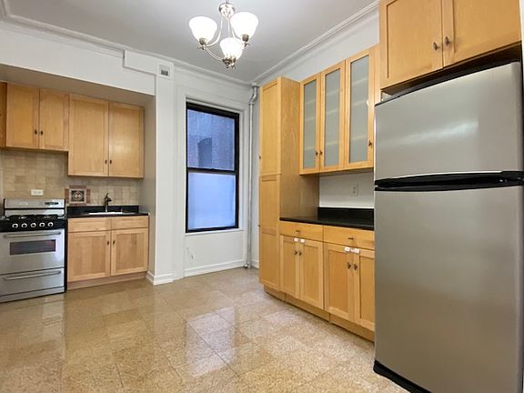 5th image of 171 W 81st St APT 2E