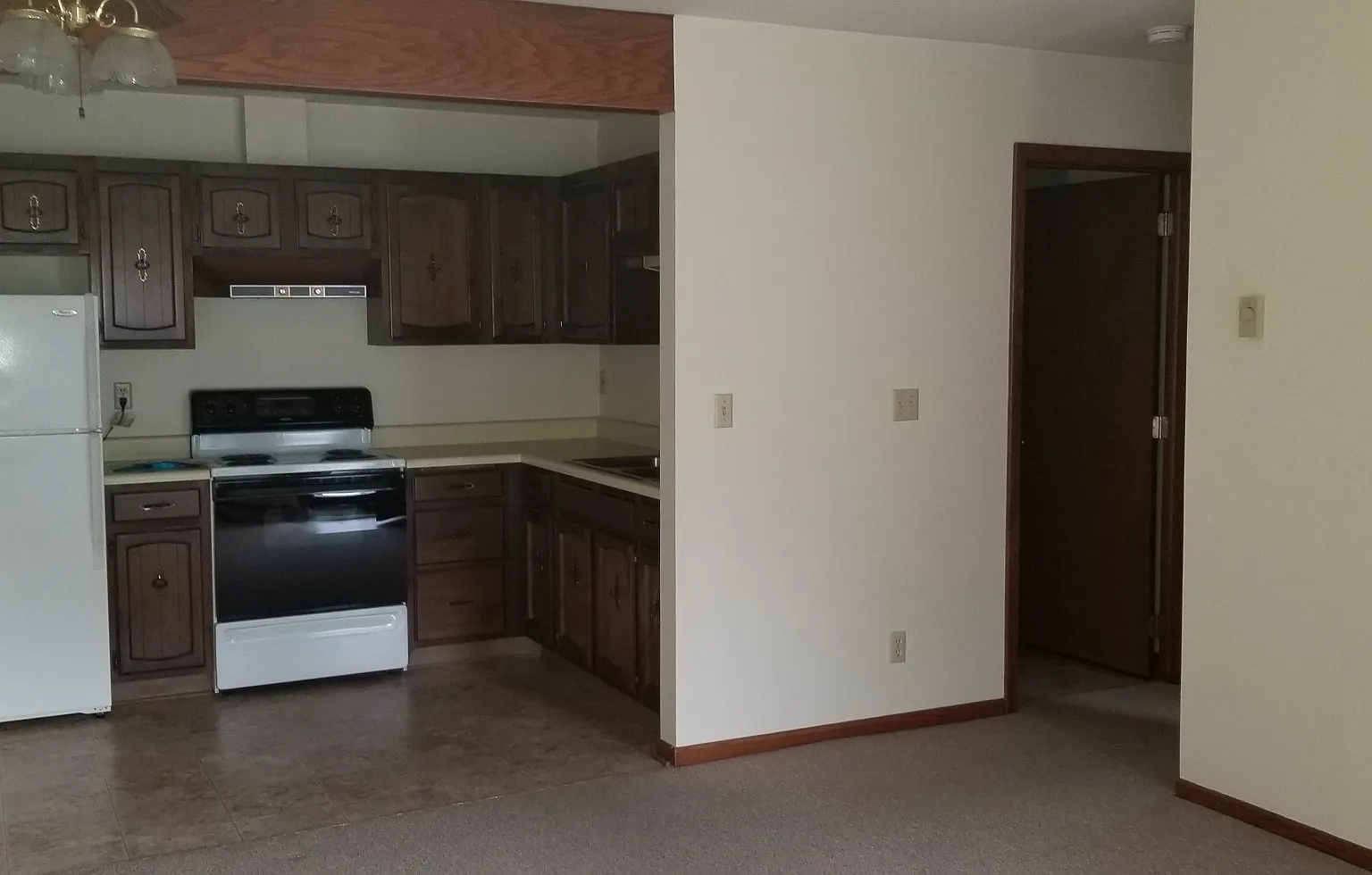 2 bed, $648 — Photo 1
