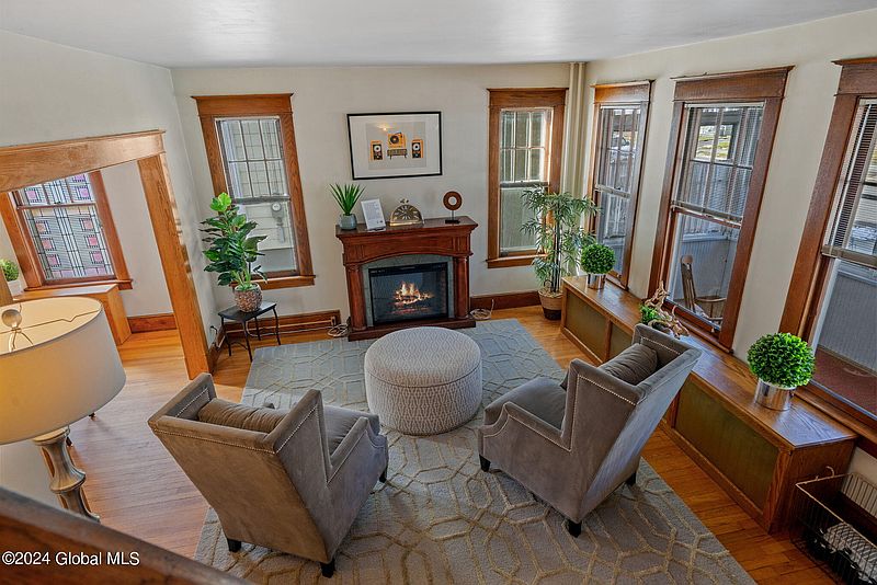3rd image of 52 Norwood Avenue