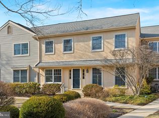 12 Wingstone Ln, Devon, PA 19333