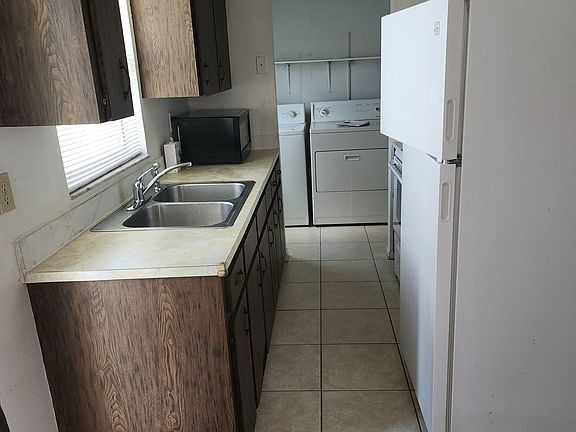2nd image of 727 Longfellow Blvd #1