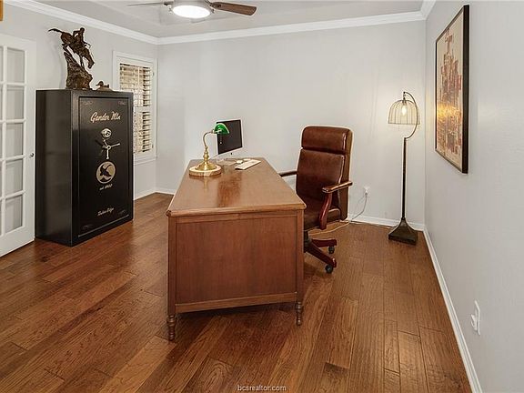 5th image of 1318 Wilshire (pvt) Ct