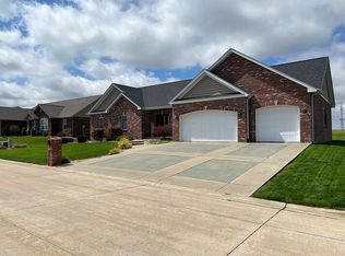 1727 Ontario Dr, Waterloo, IL 62298