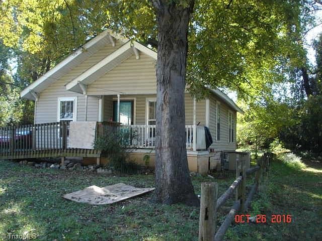 2nd image of 3509 Brevard St