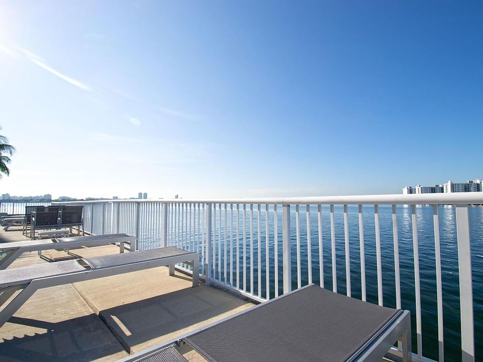 1st image of 2016 Bay Dr #201-201-20