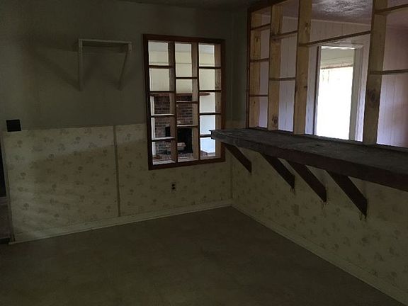4th image of 21 Huckleberry Ln