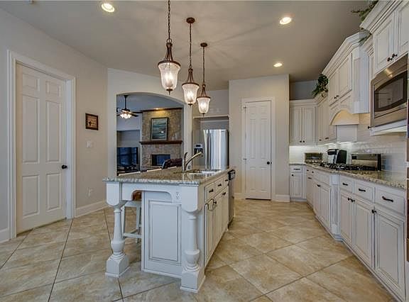 Gas Cooktop & Pop Up Vent