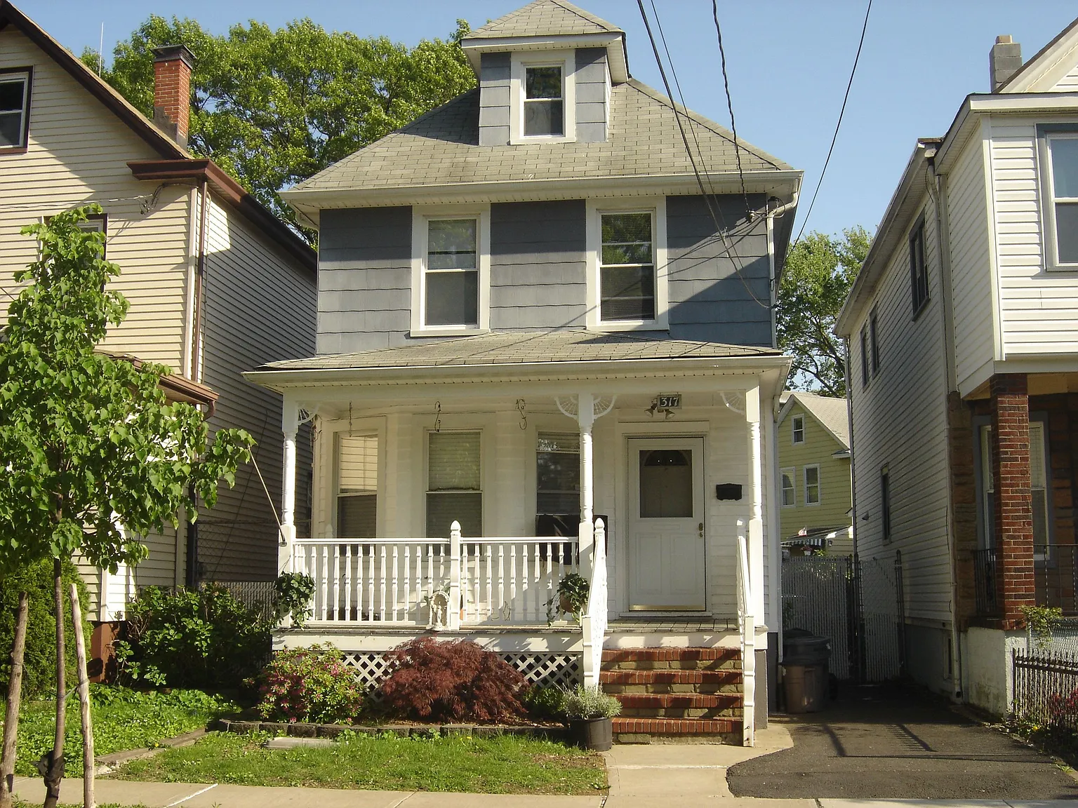 317 Burgess Pl photo 1