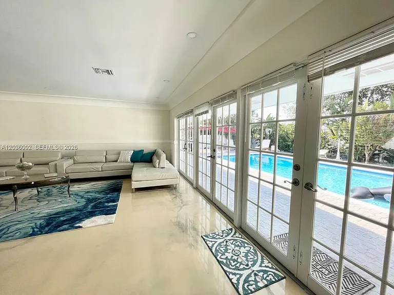 416 N Rainbow Dr — Photo 35