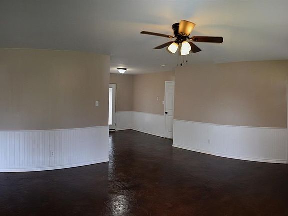 3rd image of 1013 Van Horn St