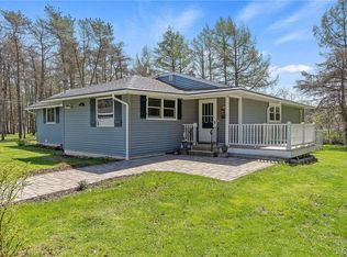 7916 Green Lakes Rd, Fayetteville, NY 13066