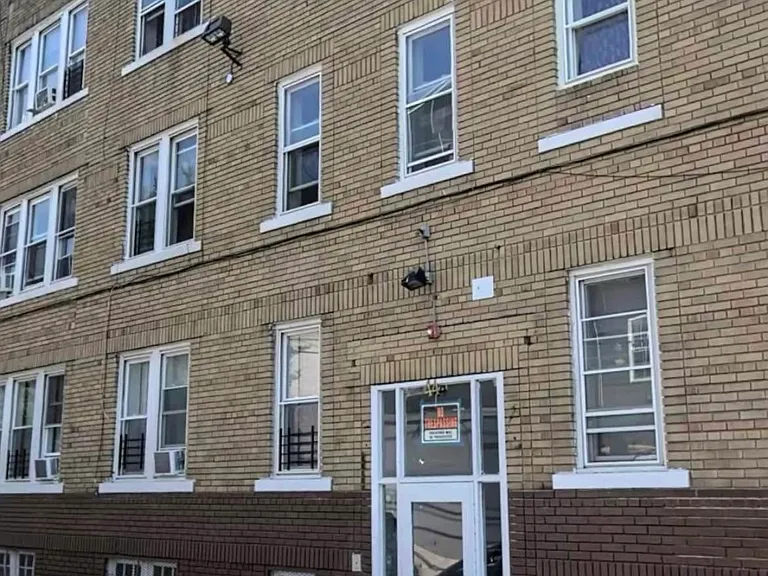 34 12th Ave #8B — Photo 1