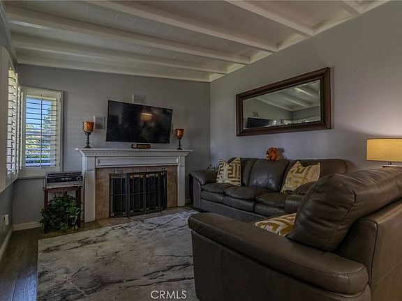 5th image of 128 E 67th Way