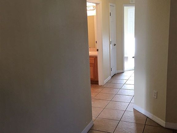 5th image of 3423 NE 55th Ave Unit 2