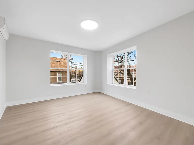 1 Center St #203 — Photo 7