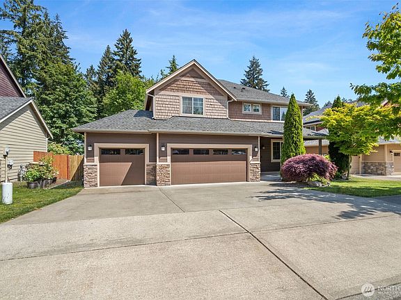 4th image of 4006 20th Avenue NE