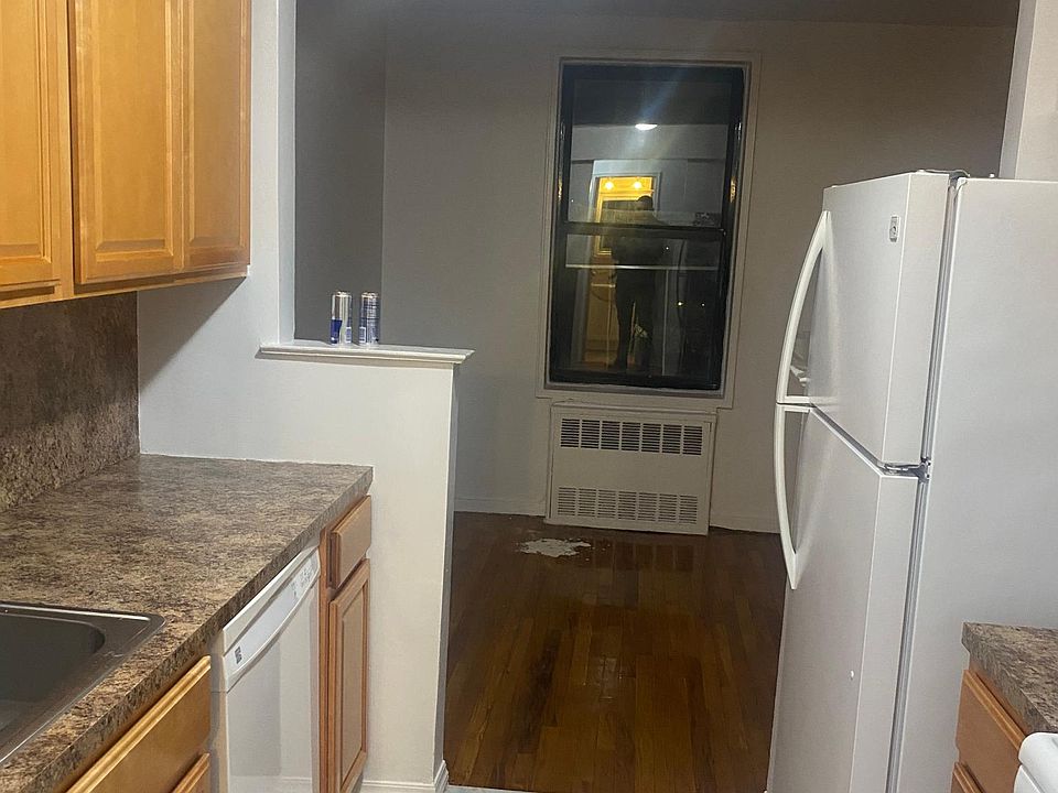 1st image of 3255 Randall Ave APT 5