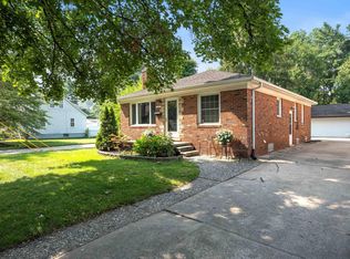 212 Riverside Dr, Mount Clemens, MI 48043