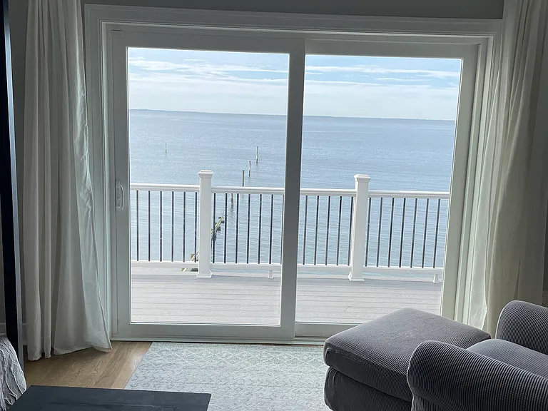 25 Beach Rd W — Photo 5