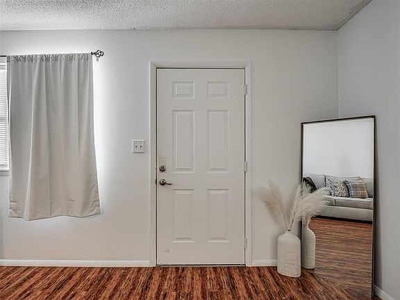 3rd image of 1001 N Norman Ave