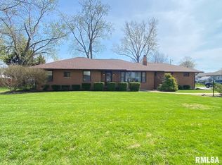 235 W Van Buren St, Greenview, IL 62642
