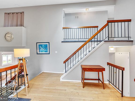 4th image of 43 Bucks Meadow Ln
