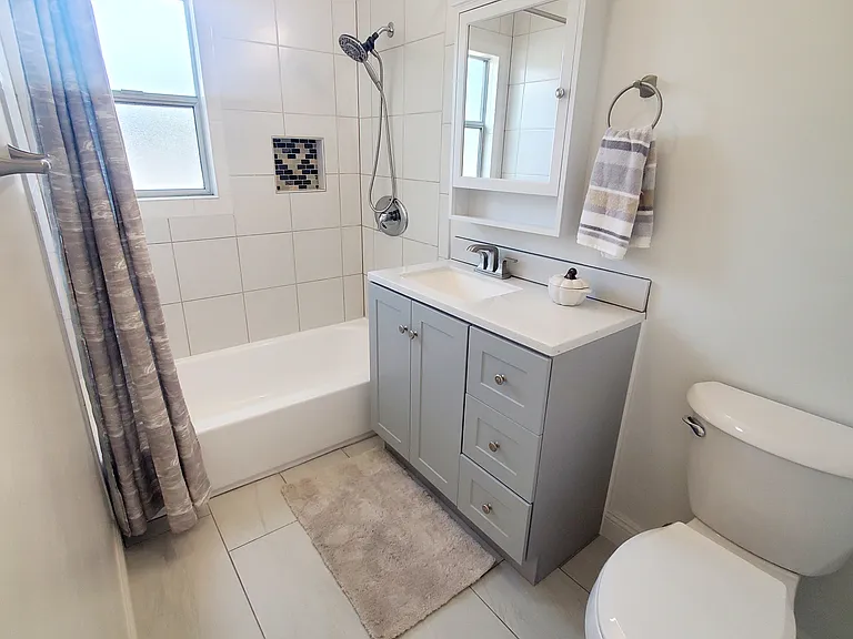 330 Orizaba Ave #4 — Photo 15
